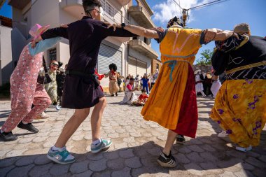 Arnavutluk 'un Vlora kenti - 5 Mayıs 2024: Arnavutluk' un Vlora kasabasında Paskalya festivali