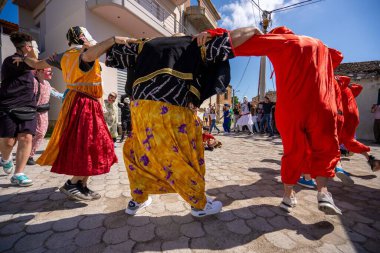 Arnavutluk 'un Vlora kenti - 5 Mayıs 2024: Arnavutluk' un Vlora kasabasında Paskalya festivali