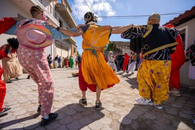 Arnavutluk 'un Vlora kenti - 5 Mayıs 2024: Arnavutluk' un Vlora kasabasında Paskalya festivali