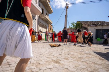 Arnavutluk 'un Vlora kenti - 5 Mayıs 2024: Arnavutluk' un Vlora kasabasında Paskalya festivali