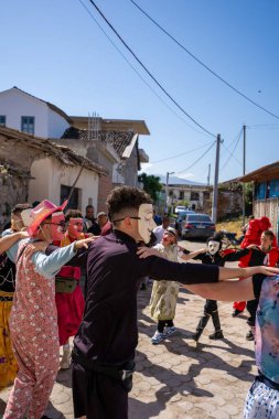 Arnavutluk 'un Vlora kenti - 5 Mayıs 2024: Arnavutluk' un Vlora kasabasında Paskalya festivali