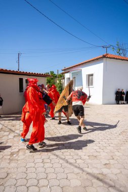 Arnavutluk 'un Vlora kenti - 5 Mayıs 2024: Arnavutluk' un Vlora kasabasında Paskalya festivali
