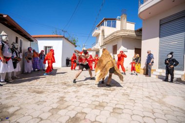 Arnavutluk 'un Vlora kenti - 5 Mayıs 2024: Arnavutluk' un Vlora kasabasında Paskalya festivali