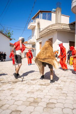 Arnavutluk 'un Vlora kenti - 5 Mayıs 2024: Arnavutluk' un Vlora kasabasında Paskalya festivali