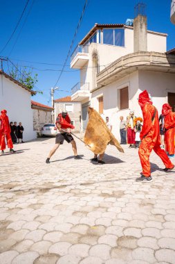 Arnavutluk 'un Vlora kenti - 5 Mayıs 2024: Arnavutluk' un Vlora kasabasında Paskalya festivali