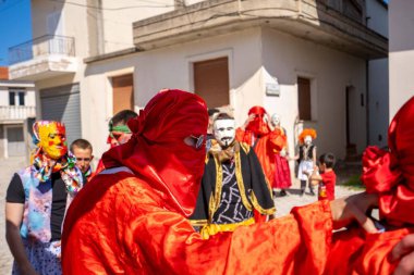 Arnavutluk 'un Vlora kenti - 5 Mayıs 2024: Arnavutluk' un Vlora kasabasında Paskalya festivali