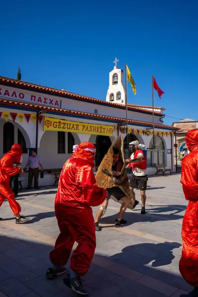 Arnavutluk 'un Vlora kenti - 5 Mayıs 2024: Arnavutluk' un Vlora kasabasında Paskalya festivali