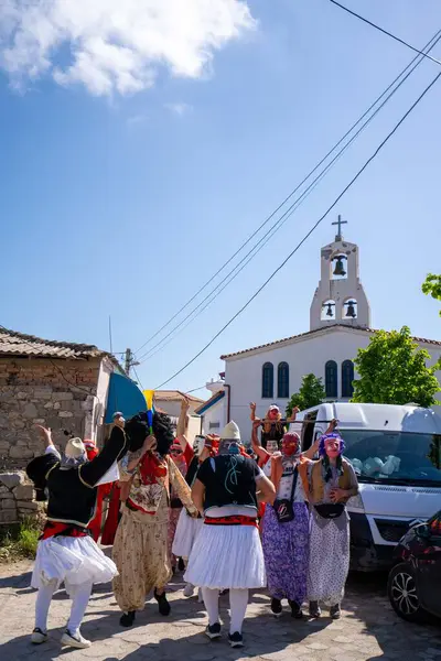 Arnavutluk 'un Vlora kenti - 5 Mayıs 2024: Arnavutluk' un Vlora kasabasında Paskalya festivali