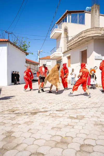 Arnavutluk 'un Vlora kenti - 5 Mayıs 2024: Arnavutluk' un Vlora kasabasında Paskalya festivali