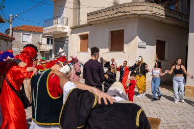 Arnavutluk 'un Vlora kenti - 5 Mayıs 2024: Arnavutluk' un Vlora kasabasında Paskalya festivali