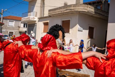 Arnavutluk 'un Vlora kenti - 5 Mayıs 2024: Arnavutluk' un Vlora kasabasında Paskalya festivali