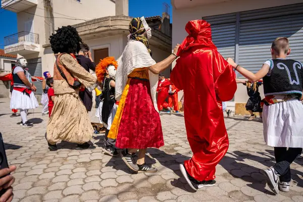 Arnavutluk 'un Vlora kenti - 5 Mayıs 2024: Arnavutluk' un Vlora kasabasında Paskalya festivali