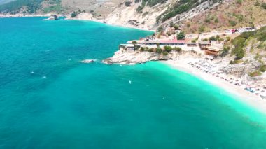 İyon Denizi, Pulebardha plajı, Saranda, Arnavutluk, en güzel plaj, kristal berrak deniz.