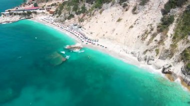 İyon Denizi, Pulebardha plajı, Saranda, Arnavutluk, en güzel plaj, kristal berrak deniz.