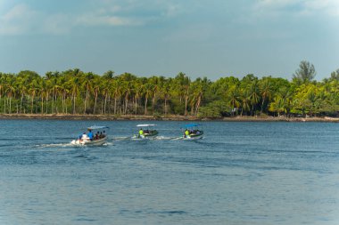 Jaltepeque Estuary, El Salvador Orta Amerika 'da seyrüsefer.