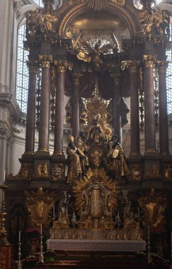 MUNICH, GERMANY - 10 Nisan 2023: St. Peter Kilisesi