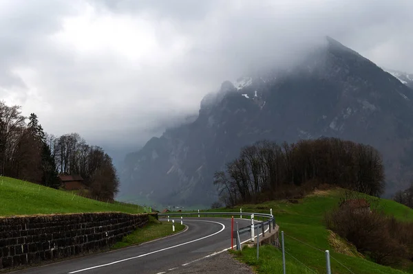 Carretera Serpenteante Cantón Gallen Región Los Alpes Glarus Suiza Europa —  Fotos de Stock