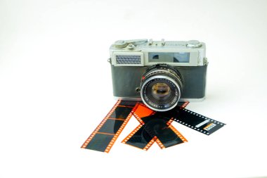 Basrah, Irak - 12 Nisan 2023: Negatif filmli klasik kamera fotoğrafı