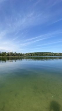Göllü güzel bir manzara.