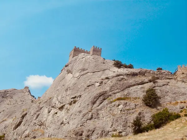 İsrail şehrindeki eski şatonun kalesi.