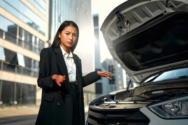 Trouble Car Road Female Driver Standing Broken Car Popped Hood — Stock Photo, Image
