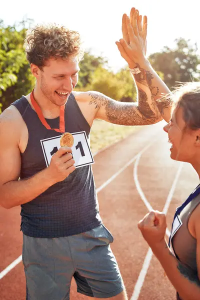 Pair Winner Runners Sportswear Numbers Showing Gold Medals First Place — Stock Photo, Image