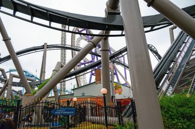 Stockholm, İsveç 'teki Groena Lund lunaparkında hız trenlerinin çelik yapımı.