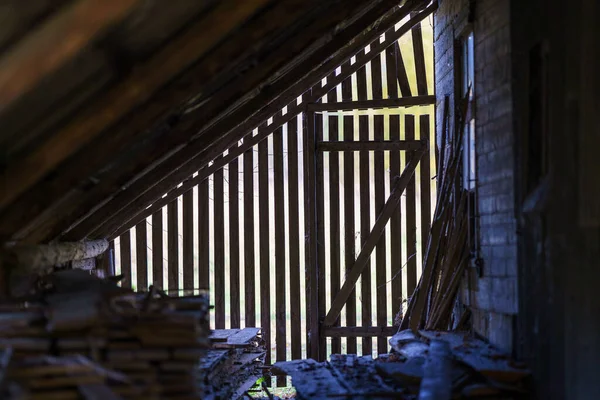 Архитектурные Детали Старинного Загородного Дома Стенами Окнами — стоковое фото