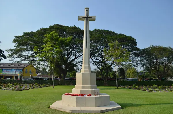 Vietnam 'daki 2. Dünya Savaşı anıtı.