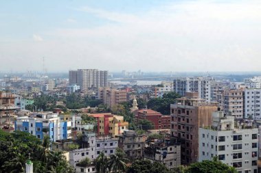 Chittagong, Bangladeş, 14 Kasım 2023 Chittagong şehrinin güneşli manzarası. Çittagong şehrinin en üst manzarası, Bangladeş