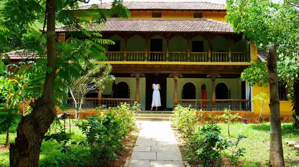 stock image Explore the rich architectural heritage of Karnataka with this captivating photo showcasing the elevation of an indigenous home. This traditional structure reflects the region's cultural identity and craftsmanship, featuring intricate details and loc