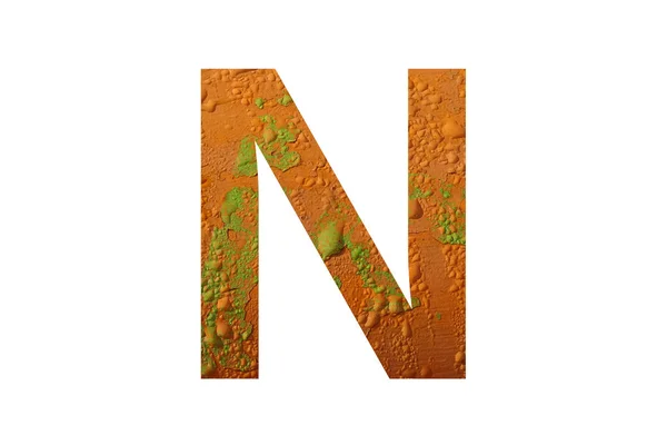 雨粒が入ったオレンジ色の背景のアルファベットの文字N オレンジ — ストック写真