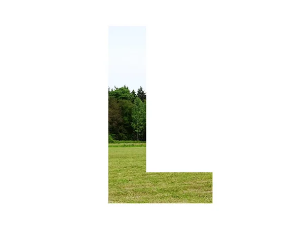 字母L字母表中的字母L 由草地 森林和蓝天构成 以白色背景隔开 — 图库照片