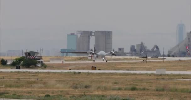 Konya Τουρκία Ιουνιοσ 2022 Τεράστια Σύγχρονο Και Προηγμένο Στρατιωτικό Drone — Αρχείο Βίντεο