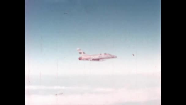 Ηπα 1950 North American 100 Super Sabre Υπερηχητικά Μαχητικά Αεροσκάφη — Αρχείο Βίντεο