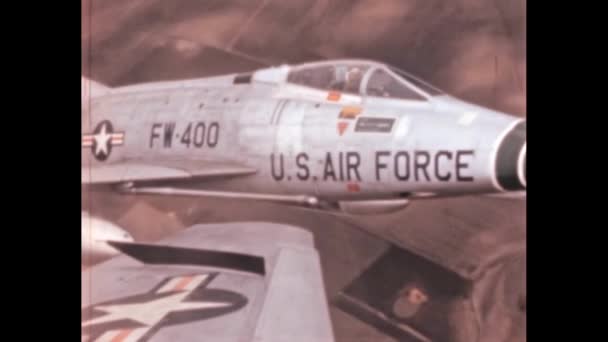 Vista Cerca Aviones Combate Estadounidenses Vuelo Formación Estrecha Partir Vídeo — Vídeo de stock