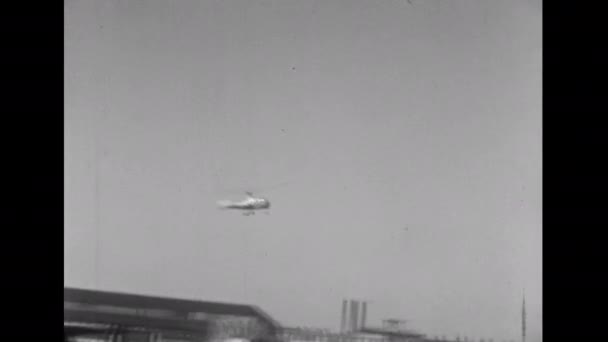 Farnborough Großbritannien 1950Er Jahre Oldtimer Helikopter Prototyp Flug Seltenen Originalaufnahmen — Stockvideo