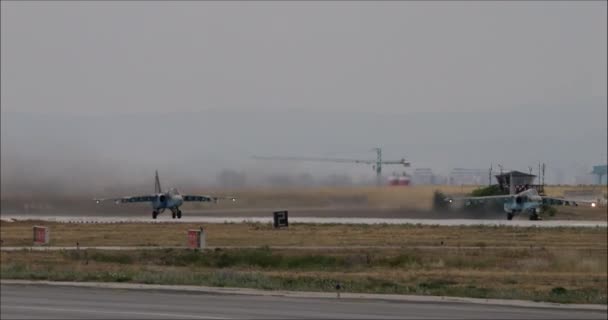 Konya Turquía Junio 2022 Pareja Cazabombarderos Despegan Formación Jets Militares — Vídeo de stock