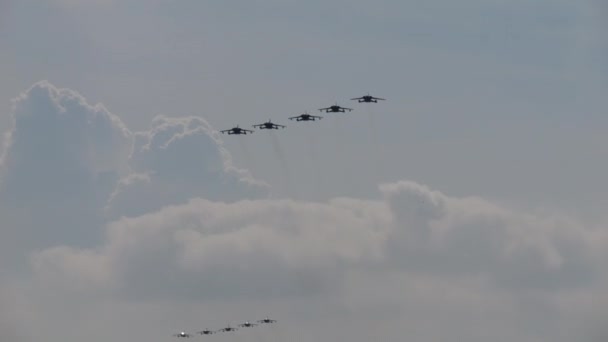ゲディイタリア2022年9月8日Nato戦闘爆撃機航空機の翼は 軍用航空基地に着陸するための形成を開きます パナビアの形成Pa200イタリア空軍のトルネード戦闘機爆撃機 — ストック動画