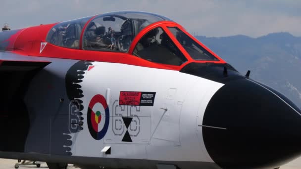 Ghedi Italien September 2022 Militärpiloten Mit Helmen Cockpit Eines Nato — Stockvideo