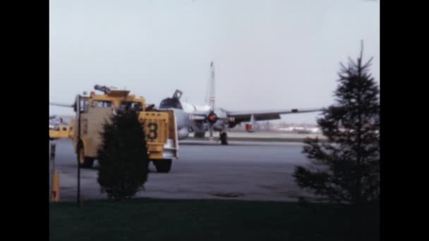 Tractor Utilizado Para Mover Aviones Aeropuerto Glenview Naval Air Station — Vídeos de Stock