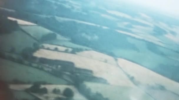 Потрясающий Воздушный Вид Лоскутный Ландшафт Сочетанием Бетона Зелени Бетонные Участки — стоковое видео