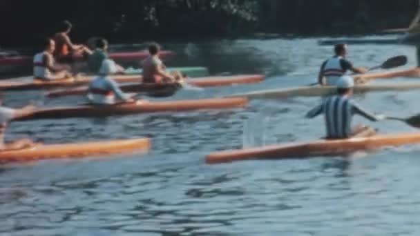 Group Young Boys Girls Teenagers Canoers Paddling Tranquil Waters River — Vídeo de Stock