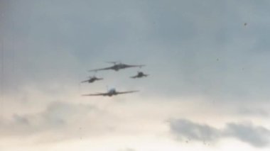 Handley Page Victor of Royal Air Force RAF refuels in flight a Blackburn Buccaneer and an F-4 Phantom with a De Havilland Nimrod that closes the formation. Farnborough Airshow September 1970. High