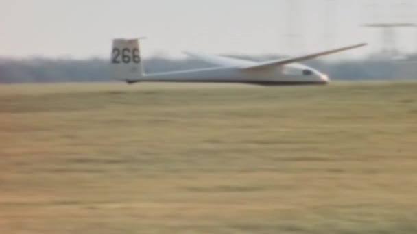Takeoff One First Fiberglass Gliders Airport Towed Airplane Piper Pawnee — Video