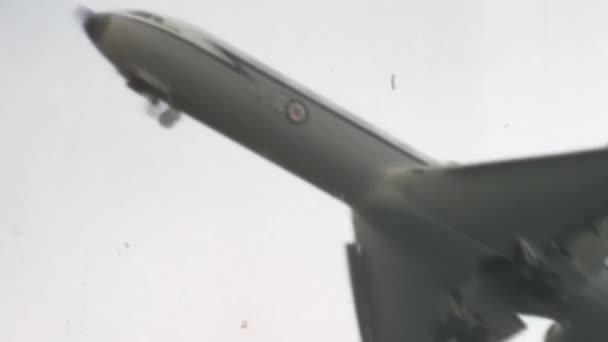 Vickers Vc10 Immediately Takeoff Unmistakable Four Engines Mounted Pairs Vickers — Video Stock