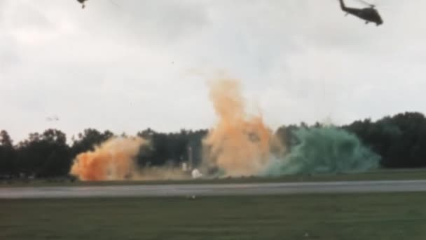 Military Helicopters Simulate Assault Special Troops Cold War Airshow Westland — Stok video