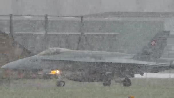 Meiringen Air Base Switzerland January 2013 Military Warplane Taxiing Heavy — Vídeo de Stock