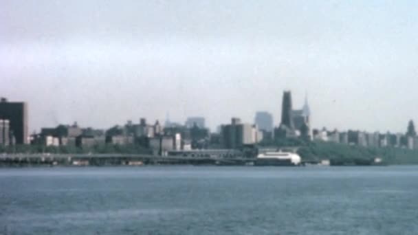 Hudson Nehri Nde Turistik Tekne Turu New York Ünlü Gökdelenleri — Stok video