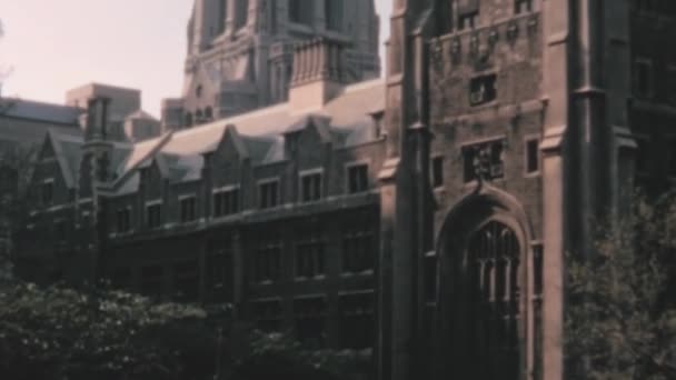 Детали Фасада Риверсайдской Церкви Расположенный Районе Morningside Heights Манхэттене Нью — стоковое видео
